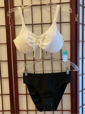 NWT SUNSETS WHITE LILY KAUAI KEYHOLE TOP-Size 34E/32F/30G BLACK BIKINI BOTTOMS M